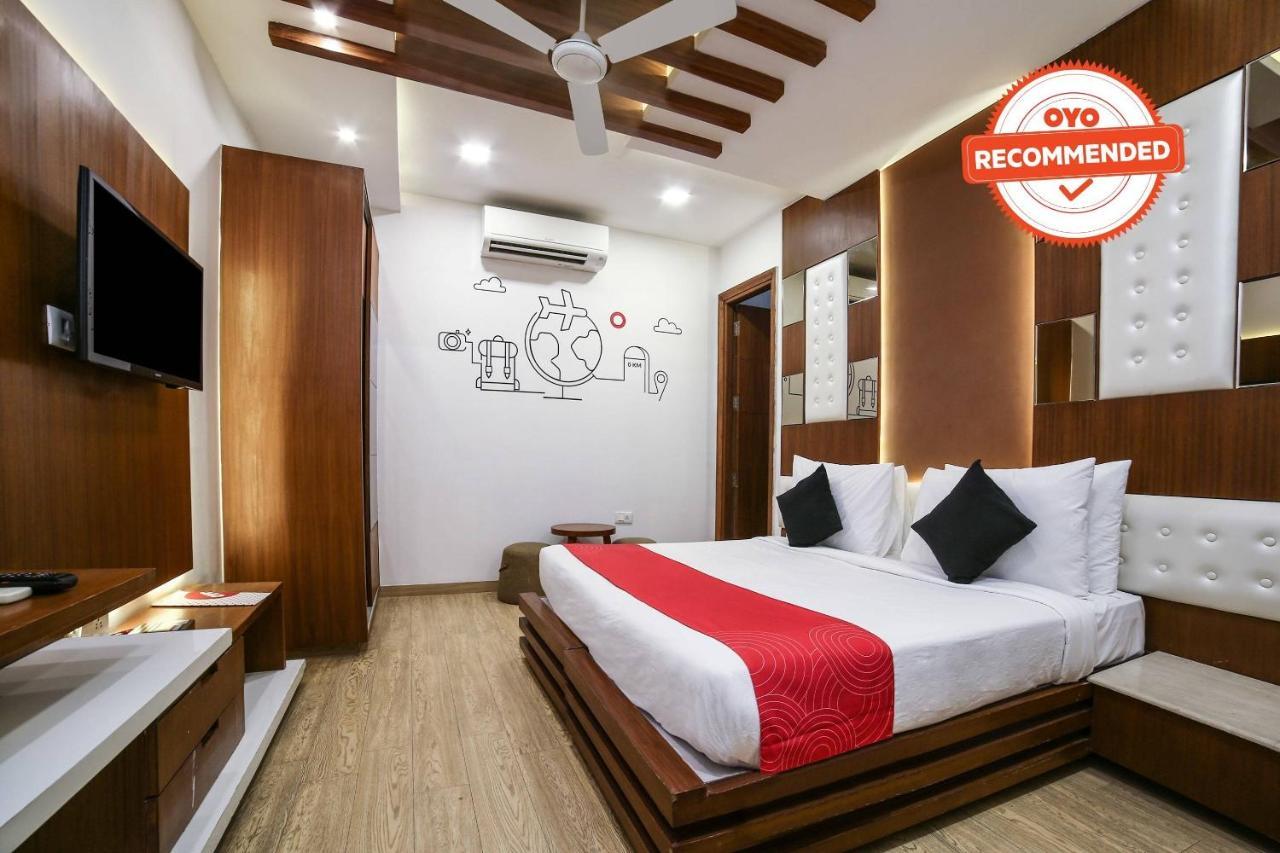 Collection O Motif South City 1 Near Appu Ghar Gurgaon Exterior photo