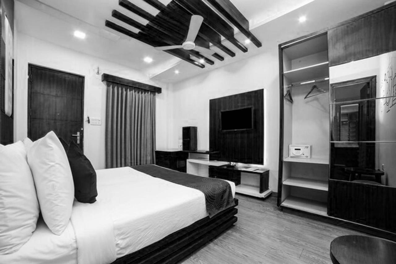 Collection O Motif South City 1 Near Appu Ghar Gurgaon Exterior photo